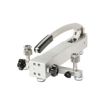 Model CPP140-M Pneumatic comparison test pump To 140 bar [2,000 psi]