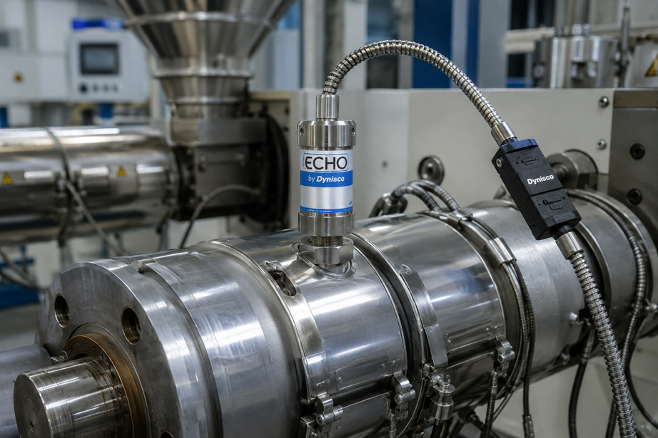 Dynisco Echo™ Massedrucksensor am Extruder mit korrekt geführtem Anschlusskabel