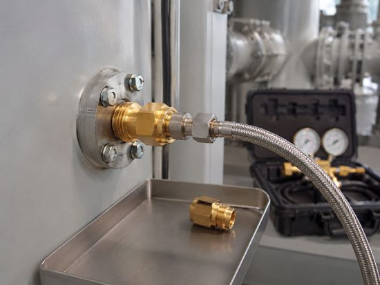 SF₆ Servicekupplung richtig auswählen – Selbstschluss und Totvolumen gasverlustarm planen